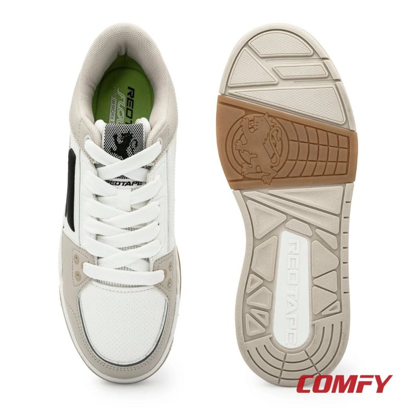 Top-down insole and patterned rubber sole of Red Tape lifestyle sneakers.